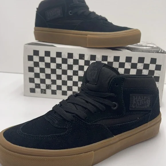 Vans WMNS Skate Half Cab Black/Gum
VN0A5FCDB9M
Sneakers - Picture 15 of 16